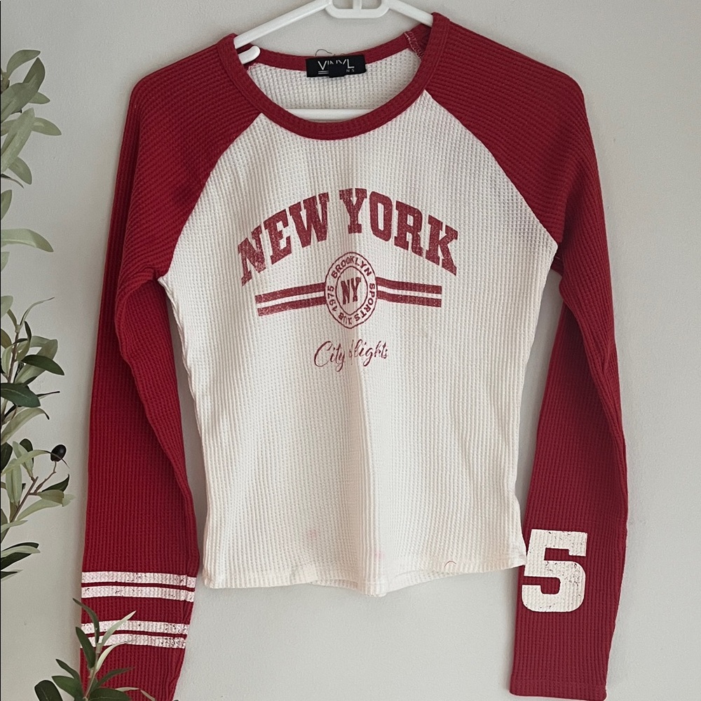 Red and White Raglan thermal Top Sz Xlg B-h